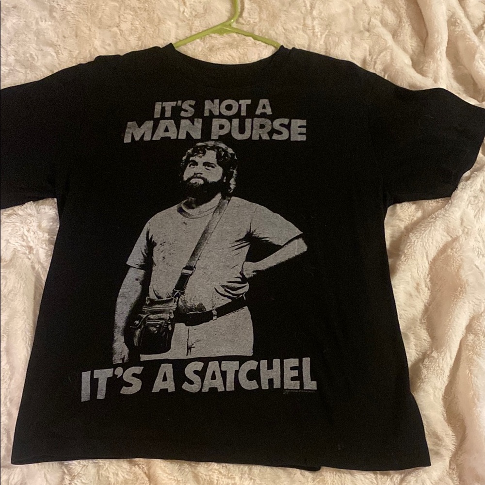 RARE🚨🚨🚨Black Short Sleeve Tee with Graphic Design